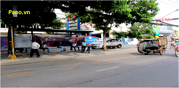 Quảng cáo nhà chờ xe buýt đối diện 58 Bà Huyện Thanh Quan