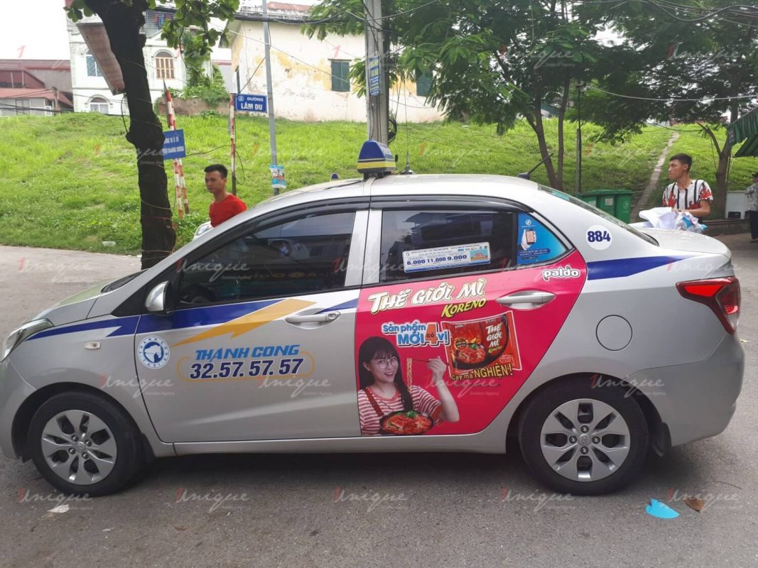 Koreno quảng cáo trên taxi