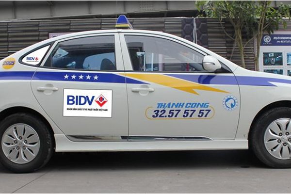 Quảng cáo trên taxi