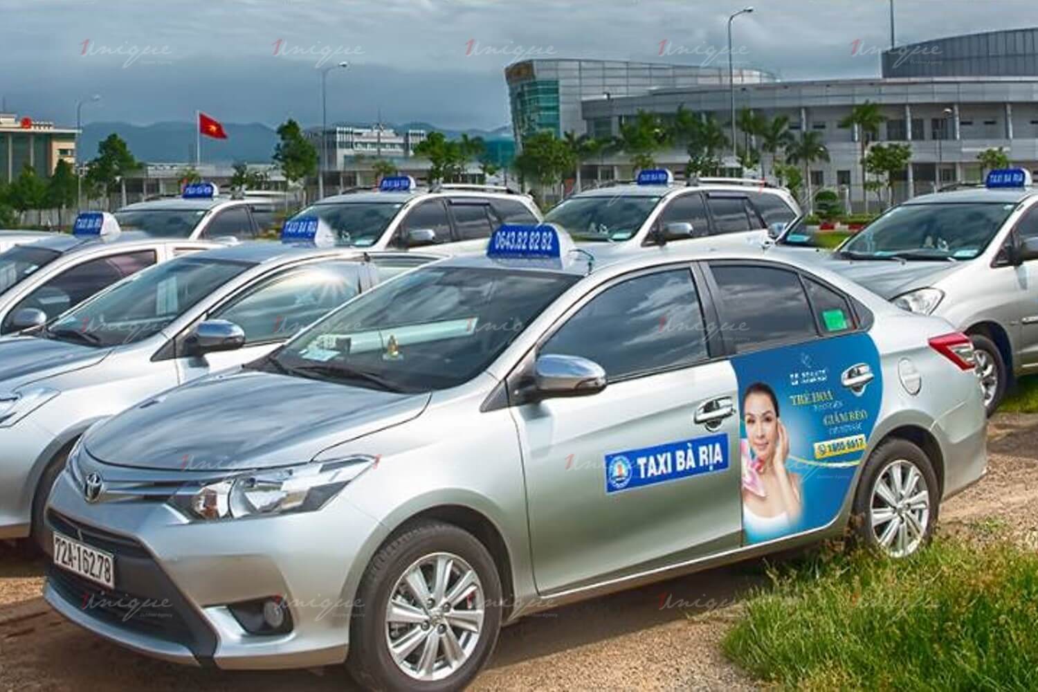 quảng cáo trên taxi