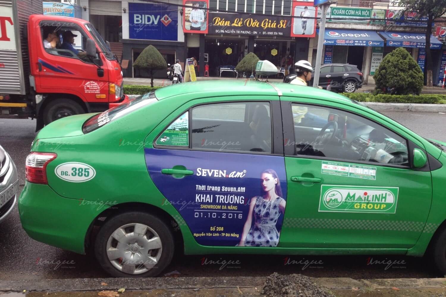 quảng cáo trên taxi