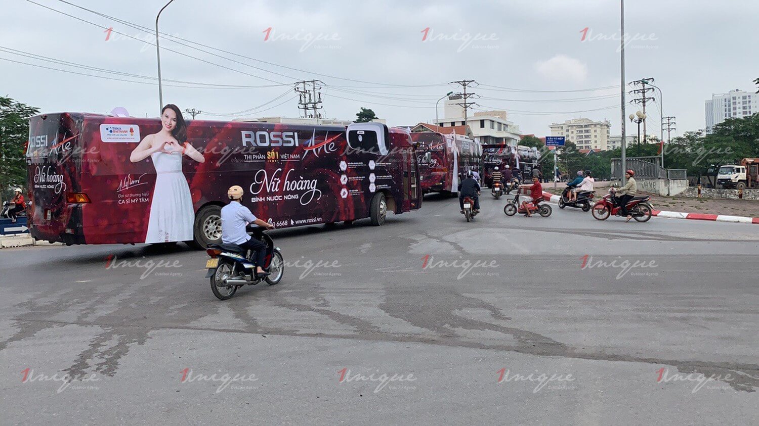 quảng cáo luxury roadshow cho rossi