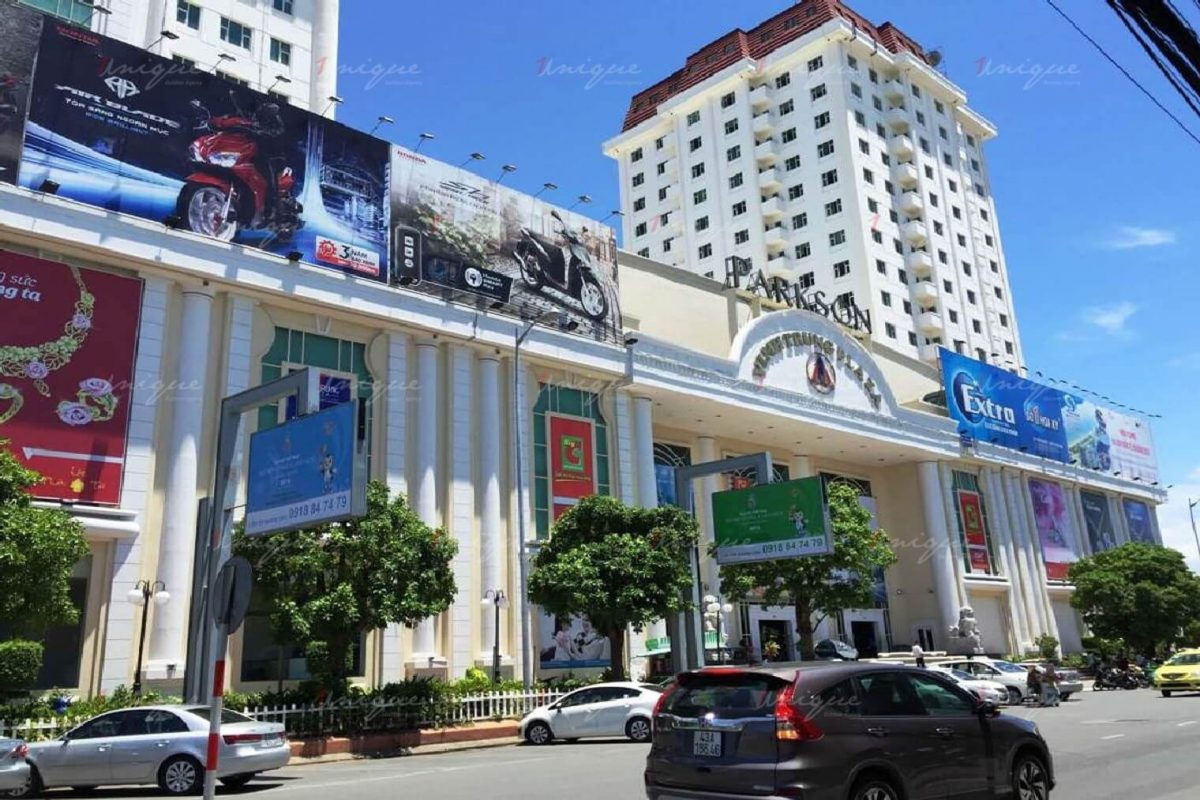 quảng cáo biển bảng tại siêu thị