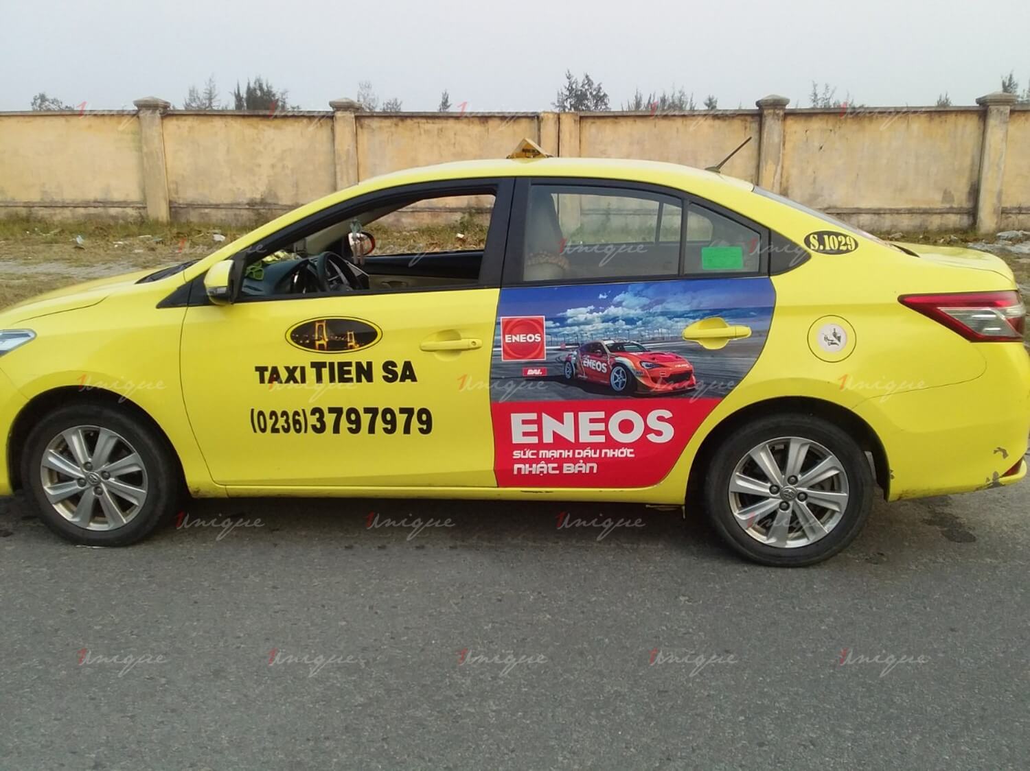 eneos quảng cáo trên taxi